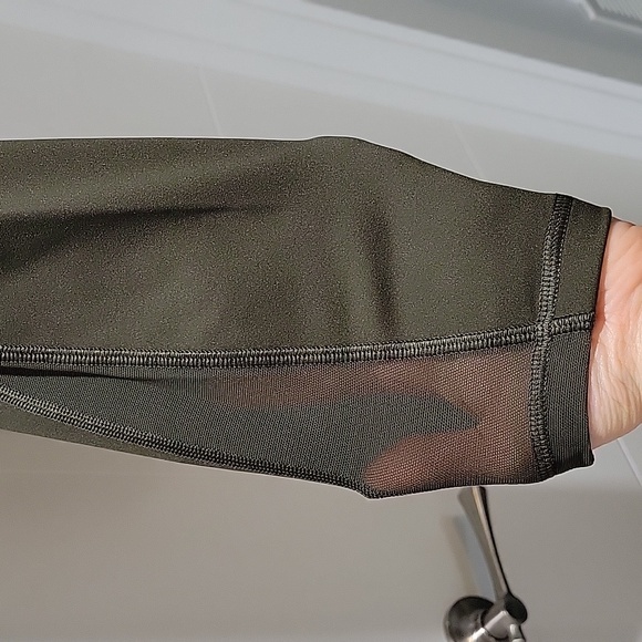 Training tight - Picture 2 of 5